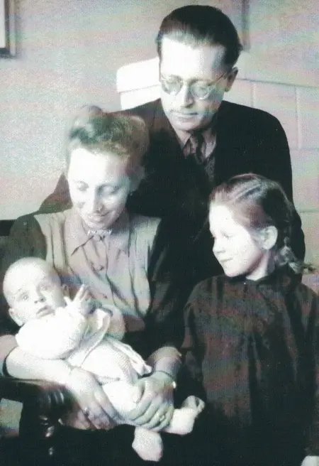 H. Trompke mit Ehefrau und Tochter Sabine und Sohn Täufling Andreas am Andreastag, 30.11.1947