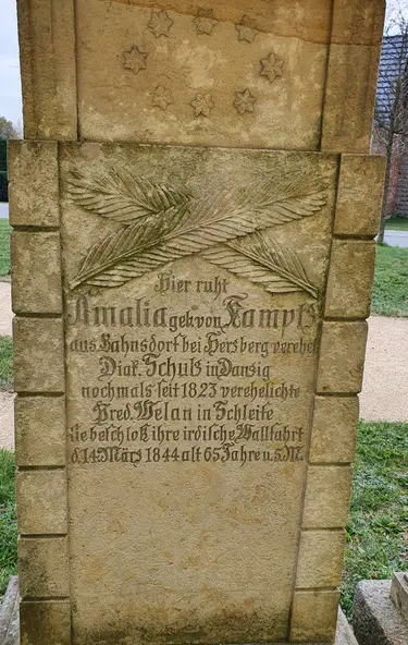 Rückseite des Grabsteines des Johann Welan